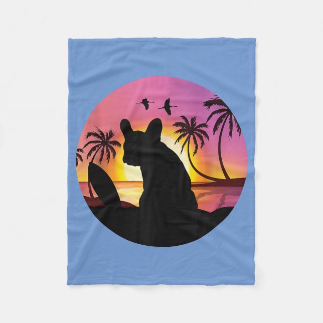 Französischer Bulldog am Strand bei Sonnenuntergan Fleecedecke (Vorderseite)
