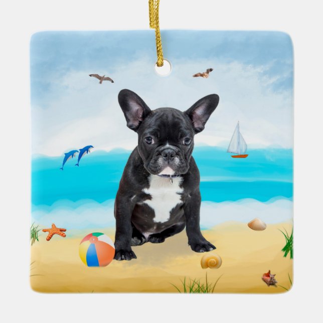 Französischer Bulldog am Strand Keramikornament (Vorderseite)