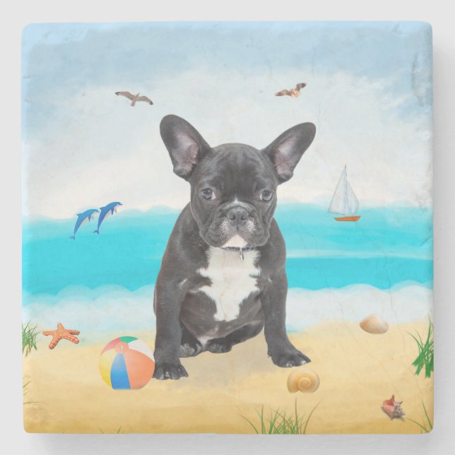 Französischer Bulldog am Strand Steinuntersetzer (Vorderseite)