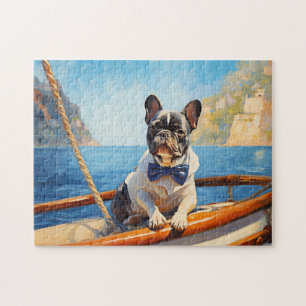 Französischer Bulldog auf einer Yacht