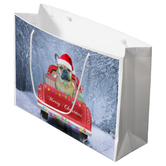 Französischer Bulldog im Schnee sitzend im Weihnac Große Geschenktüte (Vorderseite Schrägansicht)