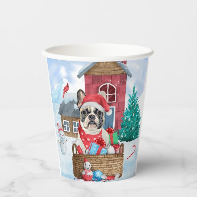 Französischer Bulldog im Schnee Weihnachts-Hundeha Pappbecher (Vorderseite)