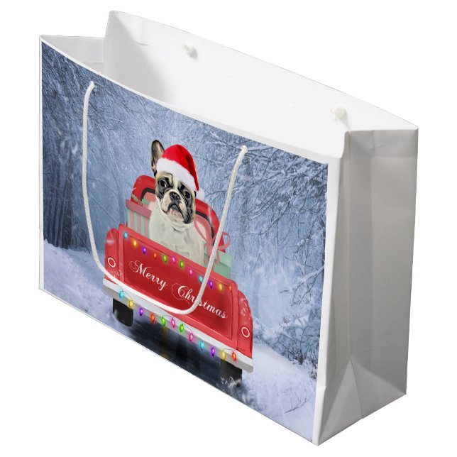 Französischer Bulldog im Schnee zu Weihnachten Große Geschenktüte (Vorderseite Schrägansicht)