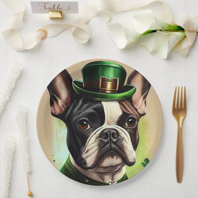 Französischer Bulldog in St. Patrick's Day Dress Pappteller (Hochzeit)