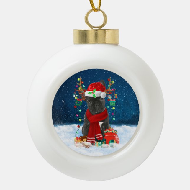 Französischer Bulldog mit Weihnachtsgeschenken Keramik Kugel-Ornament (Vorderseite)