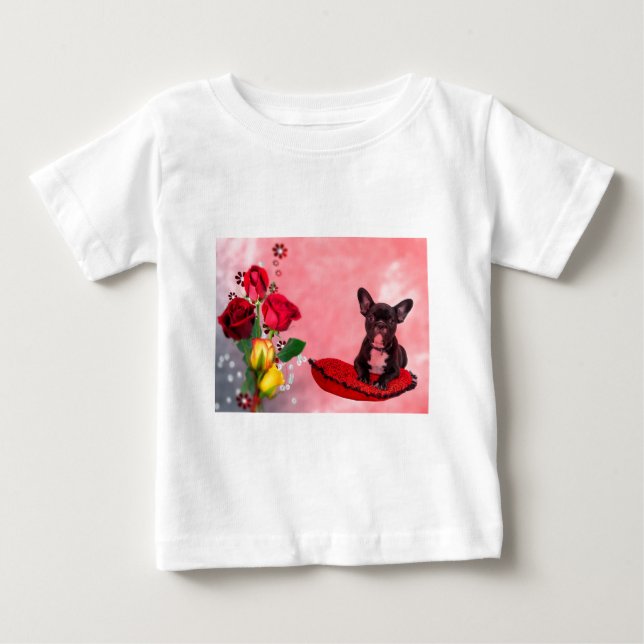 Französischer Bulldog sitzend auf Herzklopfen und  Baby T-shirt (Vorderseite)