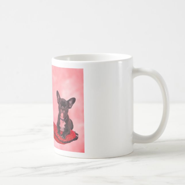 Französischer Bulldog sitzend auf Herzklopfen und  Kaffeetasse (Rechts)
