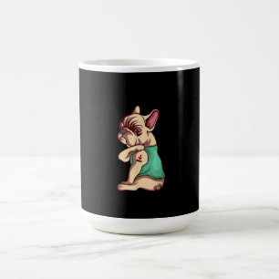 Französischer Bulldoghund in der Liebe Tätowierung Kaffeetasse