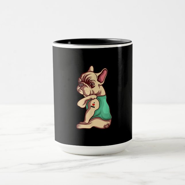 Französischer Bulldoghund in der Liebe Tätowierung Tasse (Zentrum)