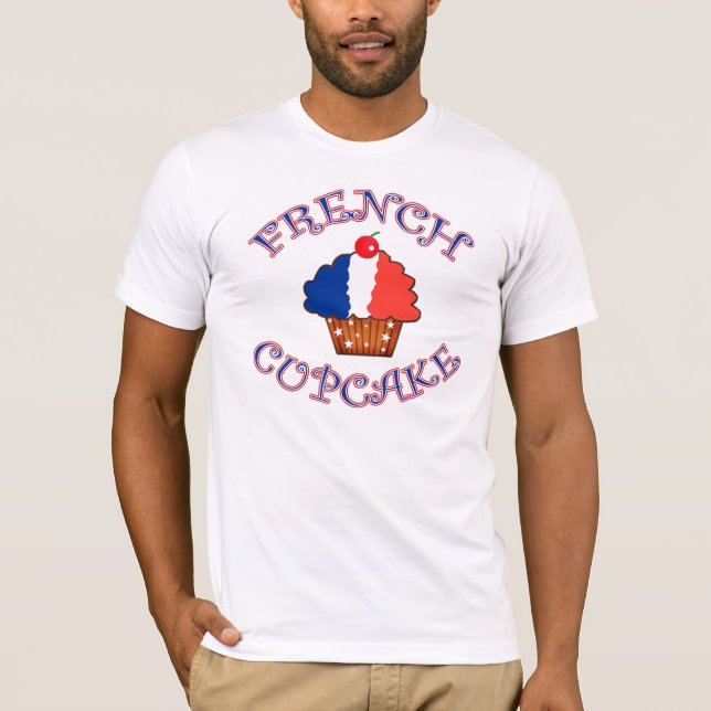 Französischer kleiner Kuchen in den französischen T-Shirt (Vorderseite)