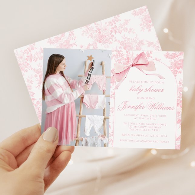 Französisches Pink Toile Bow Baby Girl Dusche Foto Einladung (Von Creator hochgeladen)