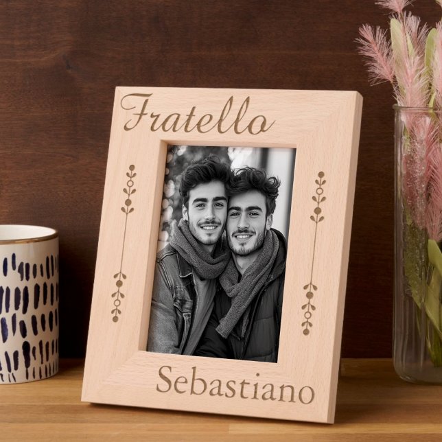 Fratello - Italian Brother - Personalized Geätzte Rahmen (Fratello Personalized Etched Wooden Frame. Can be customized to "Brother")