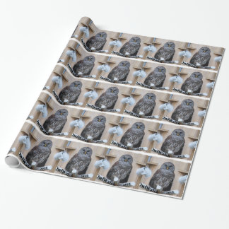 Frau abgehaltene Eule - OctoBox Nest Geschenkpapier