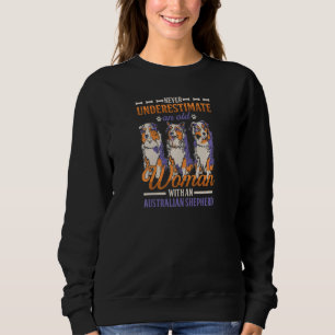 Frau ältere Frau mit Australian Shepherd Aussie M Sweatshirt