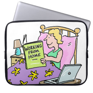 Frau arbeitet von Zuhause und Bleibe in Bed. Laptopschutzhülle