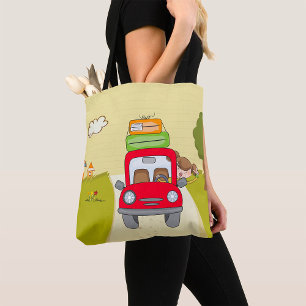 Frau auf Autofahrt Tasche