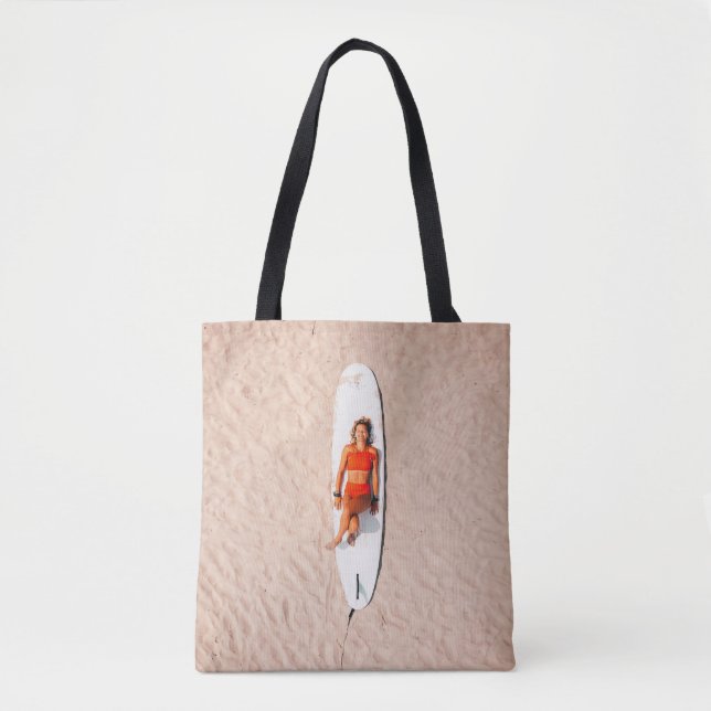 Frau auf dem Surfbrett Tasche (Vorderseite)
