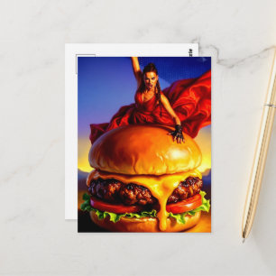 Frau auf einem Cheeseburger Postkarte