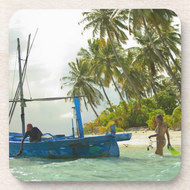 Frau auf einem kleinen traditionellen Fischerboot, Untersetzer (Vorderseite)