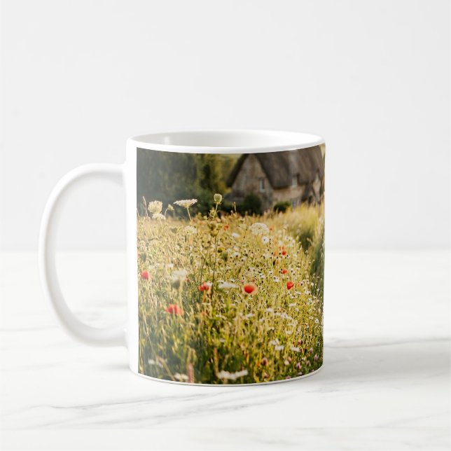 Frau auf einem Weizenfeld Kaffeetasse (Links)