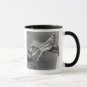 Frau auf Sprungbrett Tasse
