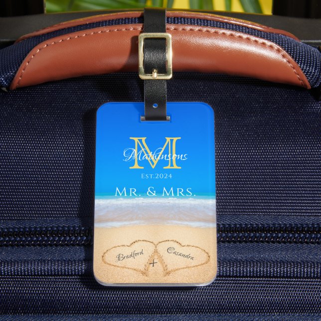 Frau Beach Wedding Hearts Sand Family Monogram Gepäckanhänger (Vorderseite Insitu 2)