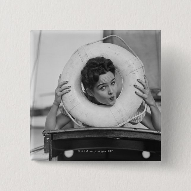 Frau, die 3 aufwirft button (Vorderseite)