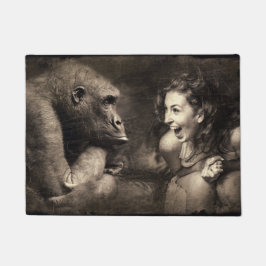 Frau, die Gorilla lachen lässt Fußmatte