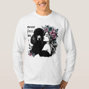 Frau, die Poodle mit Blume umarmt T-Shirt