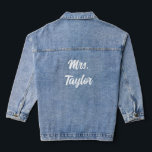 Frau Honeymoon Engagement Partei gibt Bride zu sei Jeansjacke<br><div class="desc">Frau Honeymoon Engagement Partei gibt Bride zu Denim Jacket zu sein</div>