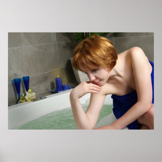 Frau im Badezimmer  Poster (Vorne)