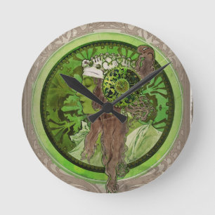 Frau im Grün - LORBEER Runde Wanduhr