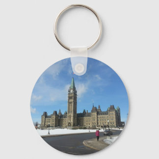 Frau im kanadischen Parlament in Ottawa Schlüsselanhänger