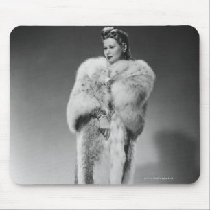 Frau in Abends-Kleid 2 Mousepad