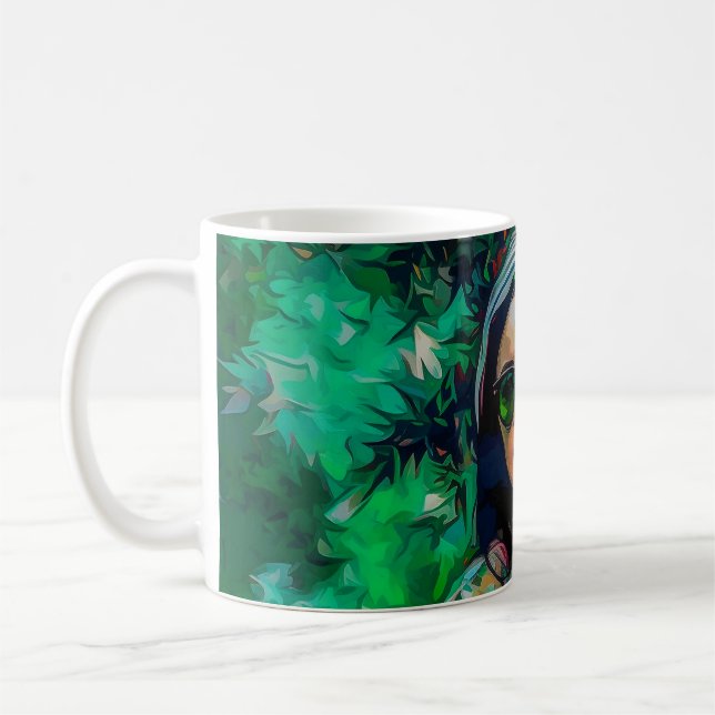 Frau in grüner Sonnenbrille Kaffeetasse (Links)