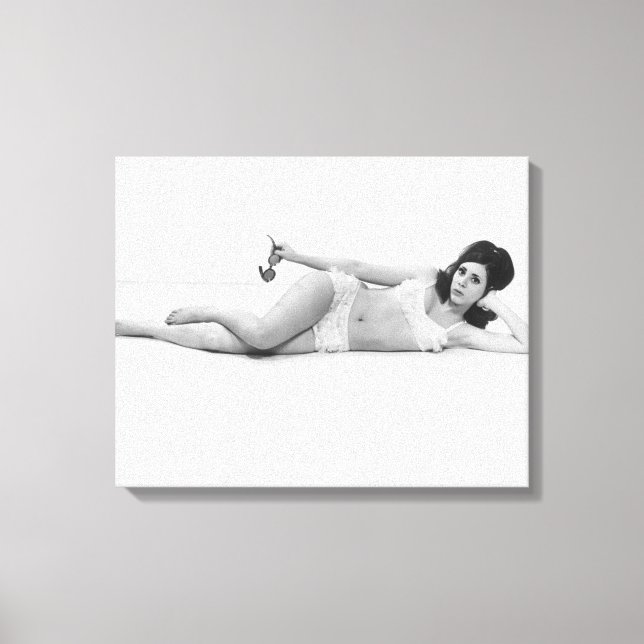 Frau in Swimwear Leinwanddruck (Vorderseite)