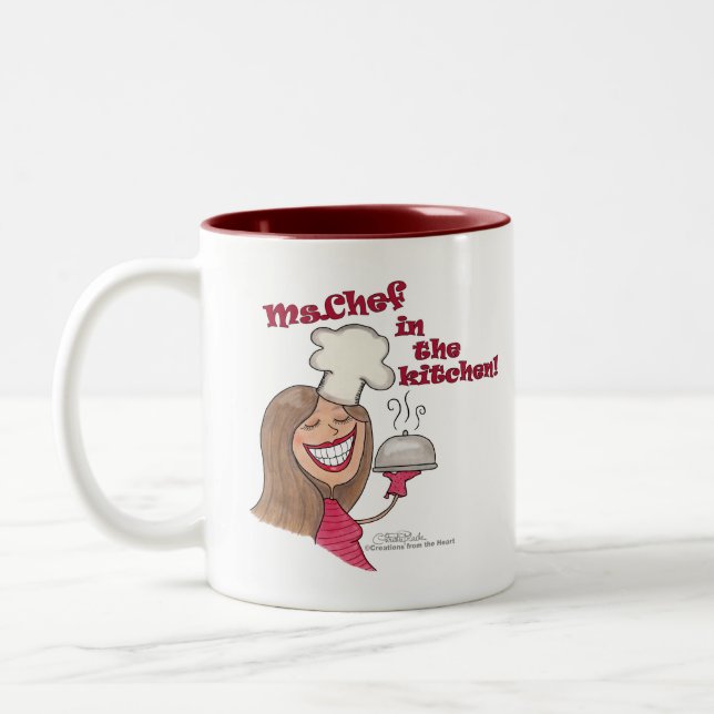 Frau Koch in der Küche Zweifarbige Tasse (Links)