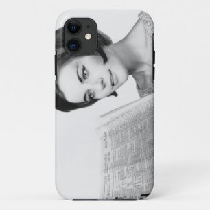 Frau lesenNewpaper Case-Mate iPhone Hülle