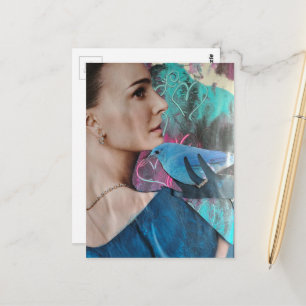 Frau mit einer blauen Vogel Surreal Collage Postkarte