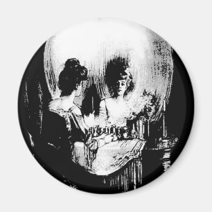 Frau mit Halloween-Reflektion im Spiegel Magnet