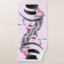 Frau mit Hutrosa Badetuch