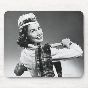 Frau mit Kappe Mousepad