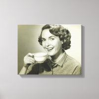 Frau mit Tassen