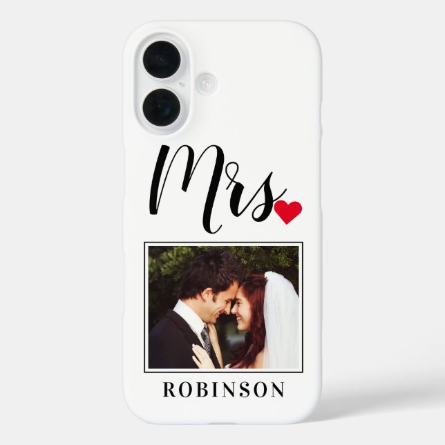 Frau Modern Script Heart Custom Wedding Monogram iPhone 16 Hülle (Rückseite)