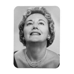Frau nach oben schauend magnet