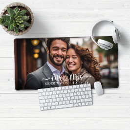 Frau Script Heart Arrows Newlywed Schreibtischunterlage