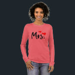 Frau T - Shirt - Design der Niedlichen Ehefrau des<br><div class="desc">Zeigen Sie mit diesem bezaubernden T - Shirt mit einem fett schwarzen Drehbuch und zwei roten Herzen Ihren "Mrs."-Status im Stil. Egal, ob Sie eine Braut sind, neu verheiratet oder stolz genommen, dieser Tee verleiht jedem Outfit Charme. Ideal für lässige Kleidung, Flitterwochen, Brautpartys oder als nachdenkliches Geschenk für Ihre Lieblingsfrau...</div>