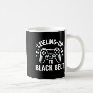 Frauen auf dem Weg zum schwarzen Gürtel Lustiges J Kaffeetasse