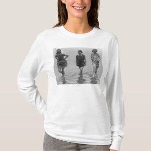 Frauen, die an der Arlington-Strand-Fotografie T-Shirt