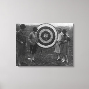 Frauen, die Bogenschießen-Ziel-Fotografie Leinwanddruck